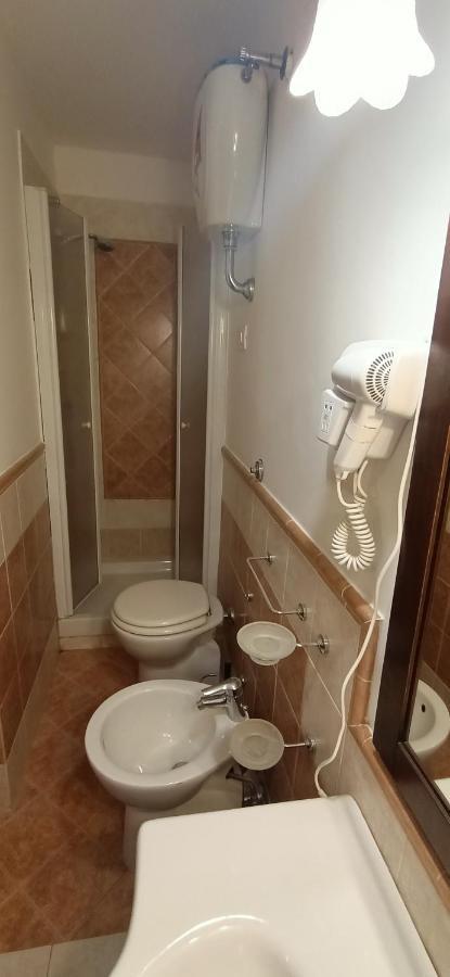 La Pigna Sbarazzina Apartment Rocca di Cambio Luaran gambar