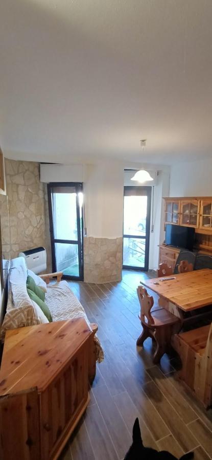La Pigna Sbarazzina Apartment Rocca di Cambio Luaran gambar
